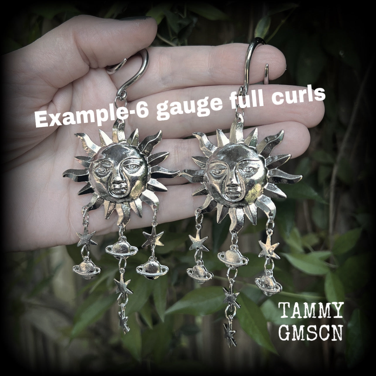 Folk horror sun earrings Celestial ear gauges 6 gauge ear weights Esoteric sun and moon Body jewelry 6g 2g 0g 00g 1/2 9/16 5/8 3/4 1 1.1 1.18 4mm 6mm 8mm 10mm 12mm 14mm 16mm 19mm 22mm 25mm 28mm 30mm Sun earrings Planets earrings Star earrings Stars