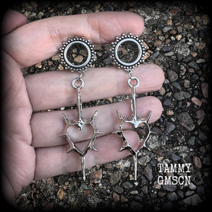 Spiked heart tunnel earrings-Punk ear gauges