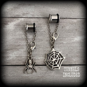 These super cute antique silver and cob web tunnel dangles are nice and lightweight and nice and dangly, weighing only a gram or two each, and measuring just under 7cms from tip to tip.

💥This listing includes one pair of surgical steel single flared O-ring earlets