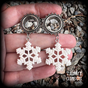 Snowflake tunnels earrings Snowflake tunnel dangles Plugs Ear gauges Stretched ears Gauged ears Christmas tunnels Snowflakes Stretched lobes Body jewelry Ear gauges Winter Solstice Yuletide Bonfire Ritual 6mm 8mm 10mm 14mm 16mm 19mm 22mm 25mm