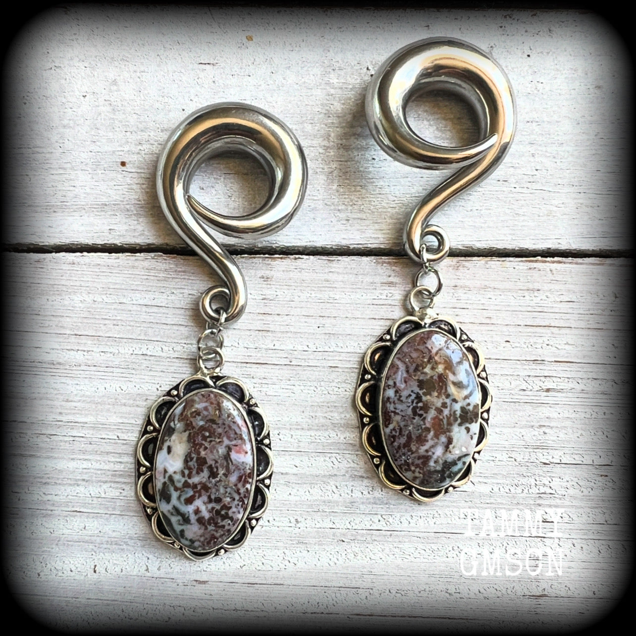 🔥 Chohua Jasper is a unique variety of jasper often used in metaphysical practices to promote intuition, creativity and spiritual awareness 🔥

Featuring gorgeous chocolate chohua jasper gemstones in a beautiful boho antique silver setting, these earrings measure 7cms from tip to tip, and weigh approx 18 grams each.

This pair have been made on 0 gauge (8mm) surgical steel full curl hooks, suitable for stretched lobes.