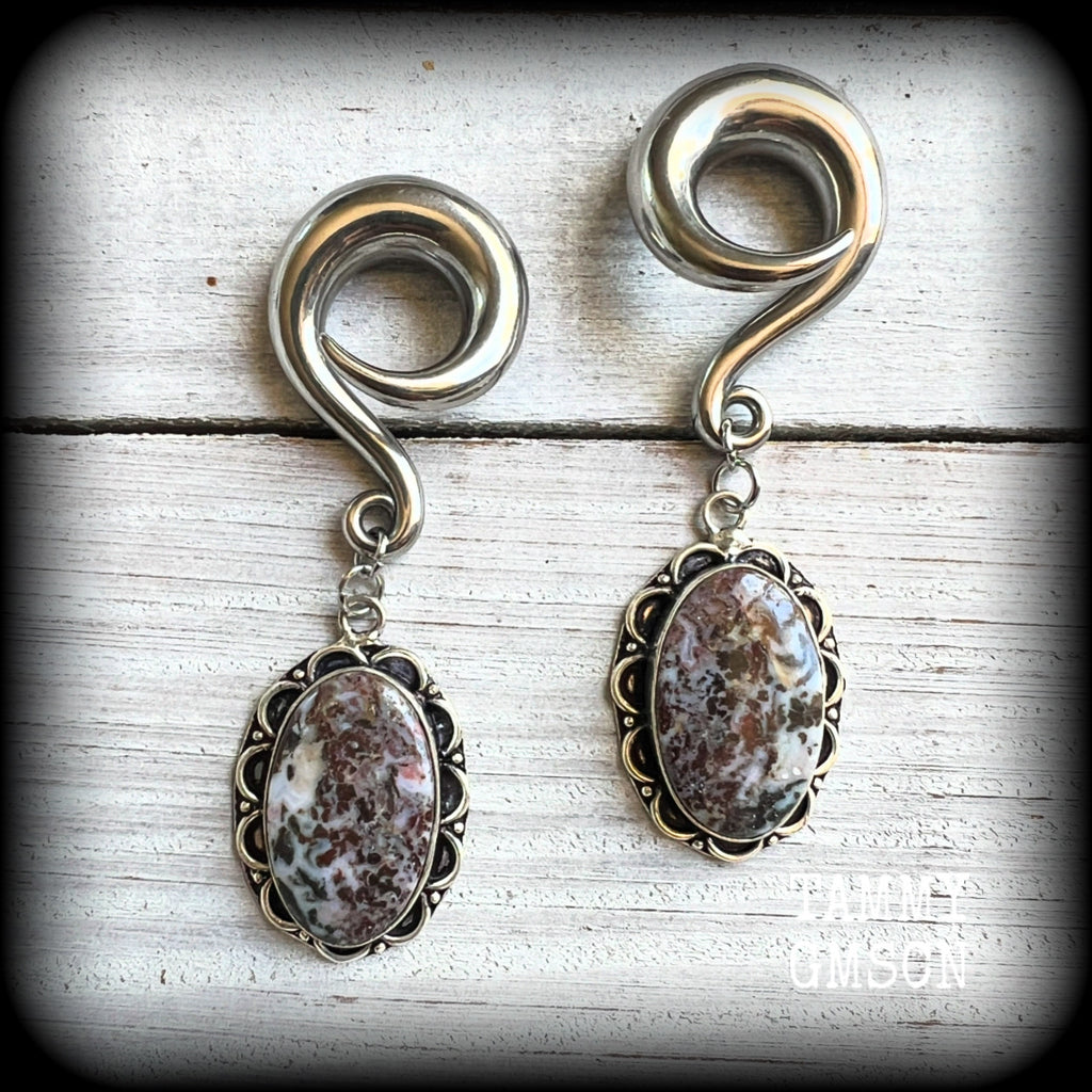 🔥 Chohua Jasper is a unique variety of jasper often used in metaphysical practices to promote intuition, creativity and spiritual awareness 🔥

Featuring gorgeous chocolate chohua jasper gemstones in a beautiful boho antique silver setting, these earrings measure 7cms from tip to tip, and weigh approx 18 grams each.

This pair have been made on 0 gauge (8mm) surgical steel full curl hooks, suitable for stretched lobes.
