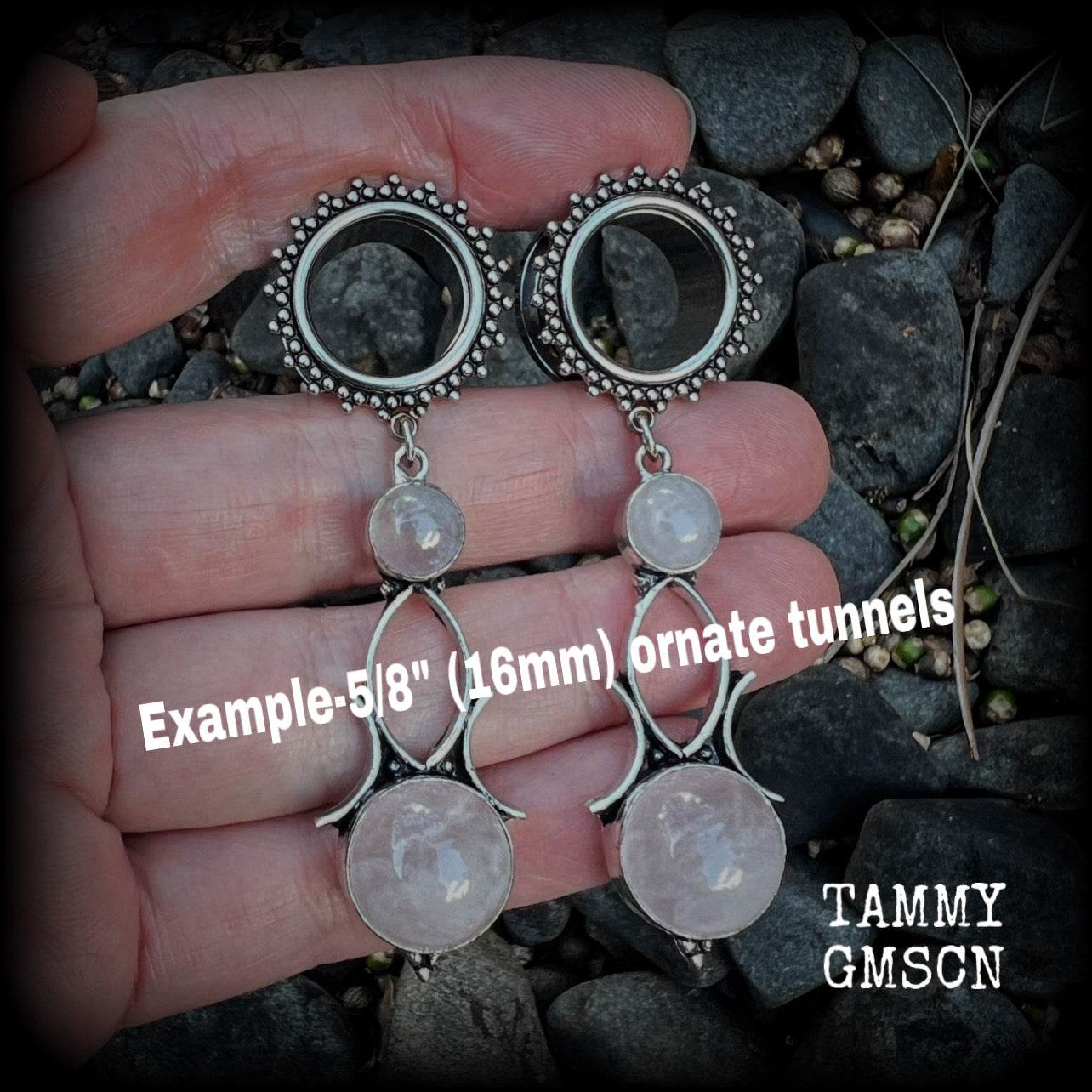 These beautiful earrings have been made with gorgeous translucent pink rose quartz gemstones in a beautiful big boho antique silver setting, weighing approx 13 grams each and measure just over 7cms from tip to tip.
This pair has been made with 5/8” gauge (16mm) gauge ornate surgical steel screw fit tunnels.