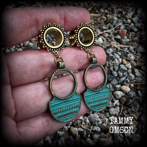 Inspired by Ishtar, Mesopotamian Goddess of love, beauty, sex and war, these beautiful tribal gauged earrings measure just on 6 cms from tip to tip, and weigh approx 8 grams a piece.
This pair has been made on 1/2” gauge (12mm) surgical steel ornate screw fit tunnels, to be worn in stretched lobes.