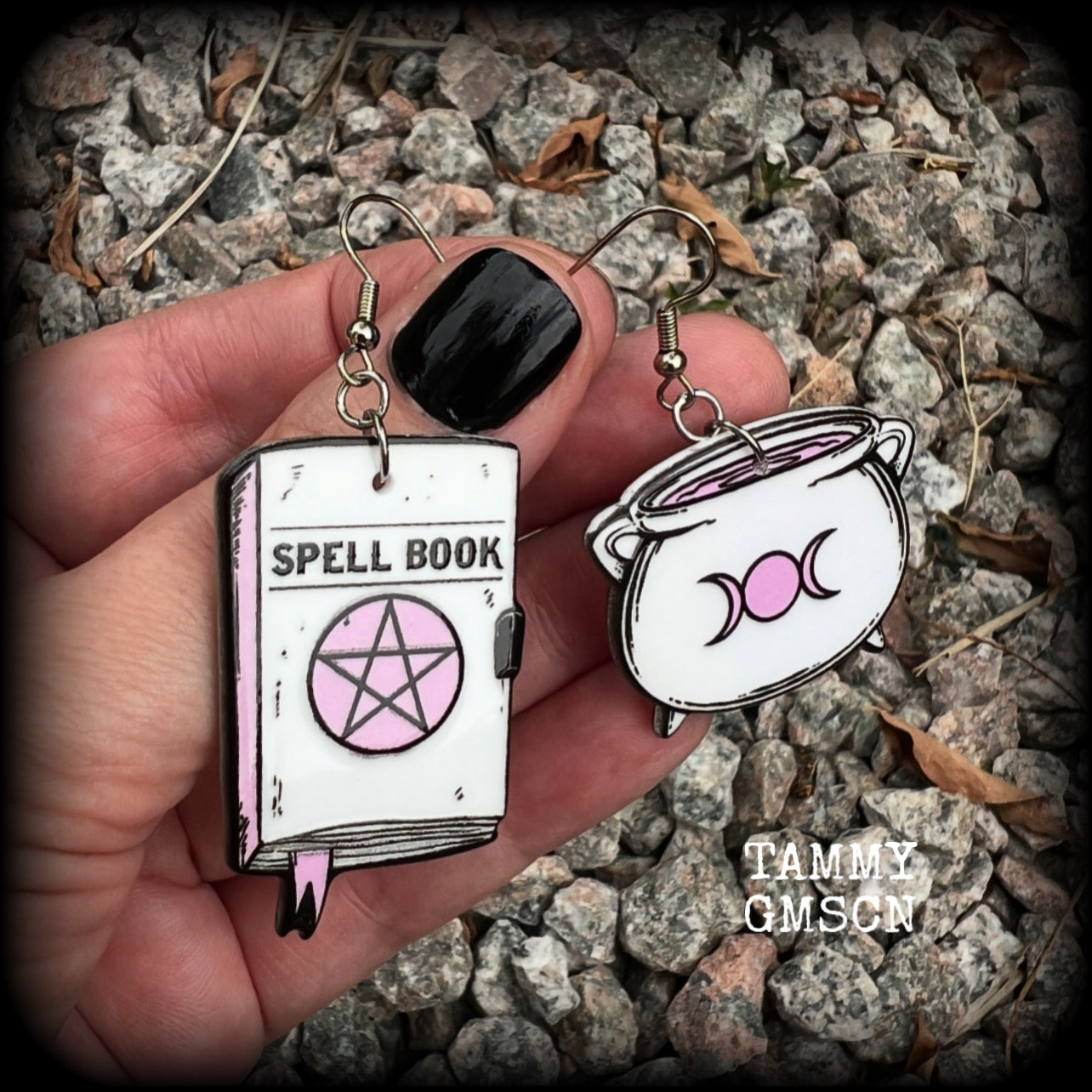 These awesome spooky cute pastel goth earrings feature baby pink and white witches spell books and cauldron charms, are nice and light weight at only a few grams each, and are nice and dangly, measuring just on 6cms from tip to tip.  This pair has been made on with stainless steel french hooks, suitable for pierced ears.