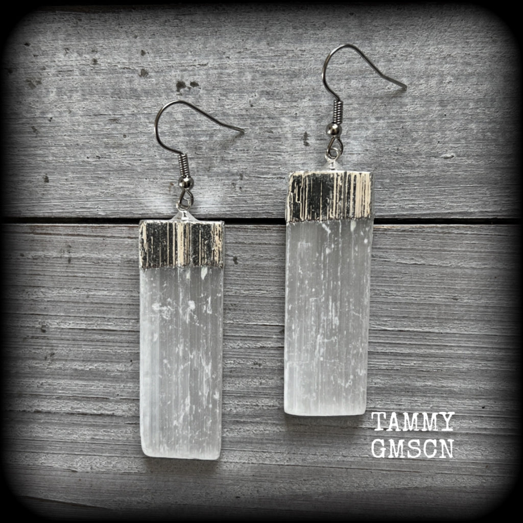 This pair has been made on stainless steel french hooks, suitable for pierced ears, are nice and dangly, measuring just under 7cms from tip to tip, and weighing approx 8 grams each.
