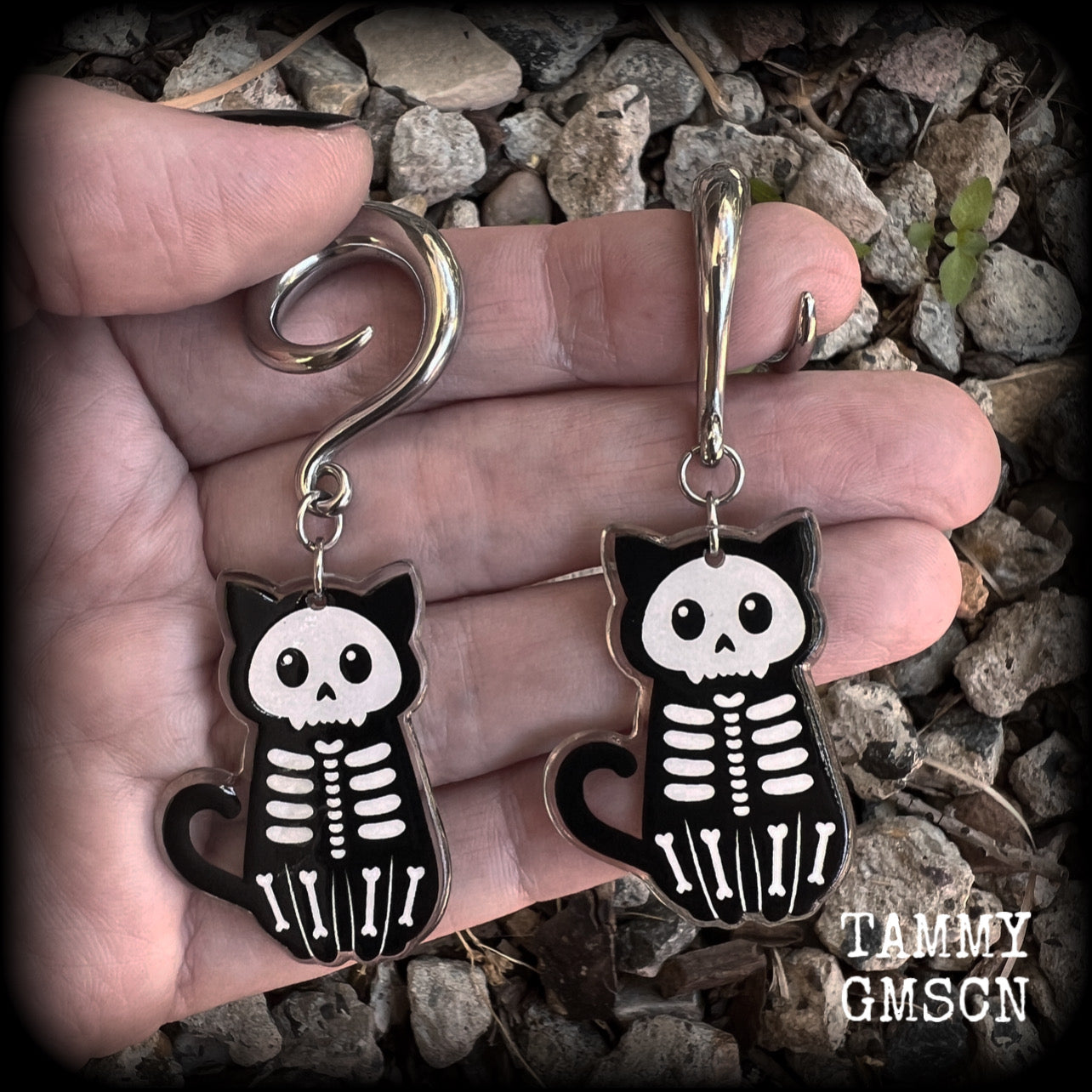 Halloween earrings Halloween ear hangers Halloween tunnel earrings Halloween tunnel dangles Spooky earrings Halloween jewelry Cat earrings Cat jewelry 6g 2g 0g 00g 1/2” 9/16” 5/8” 3/4” 7/8” 1” 1.10” 1.18” Stretched ears Stretched lives Gauged ears Gauged earrings Ear weights