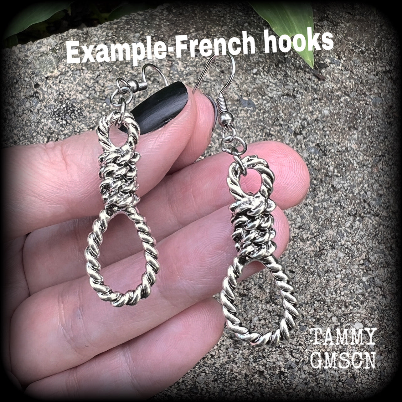 Noose earrings-Spooky cute halloween earrings