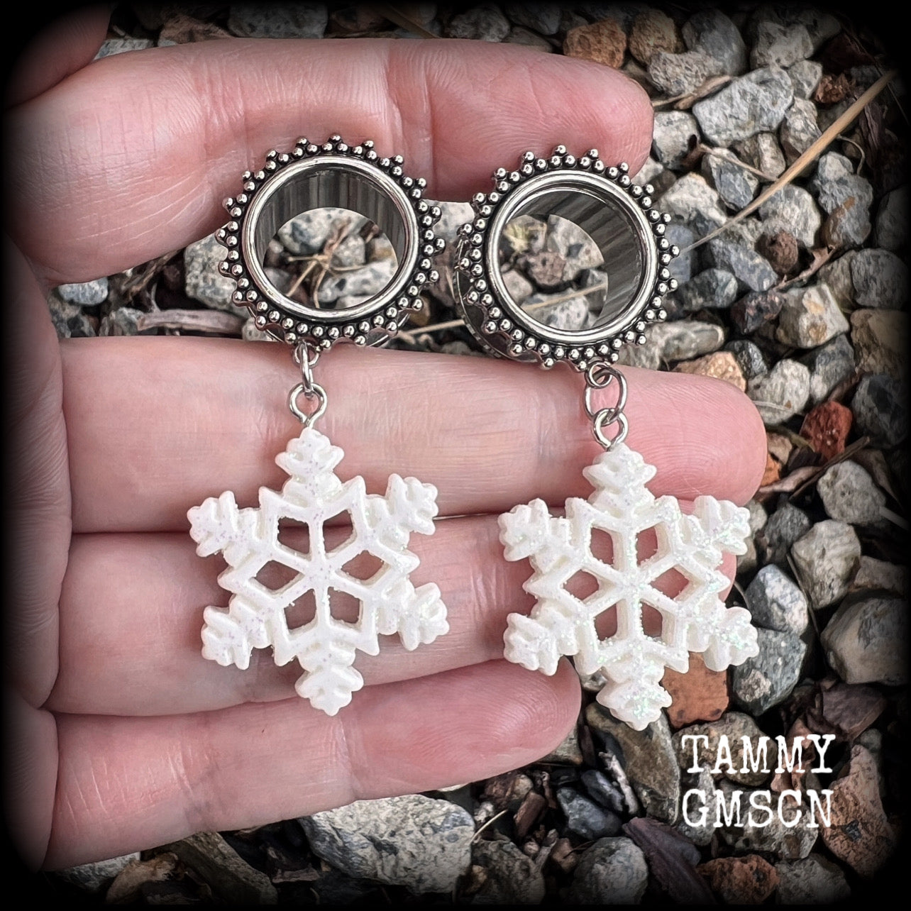 Snowflake tunnels earrings Snowflake tunnel dangles Plugs Ear gauges Stretched ears Gauged ears Christmas tunnels Snowflakes Stretched lobes Body jewelry Ear gauges Winter Solstice Yuletide Bonfire Ritual 6mm 8mm 10mm 14mm 16mm 19mm 22mm 25mm