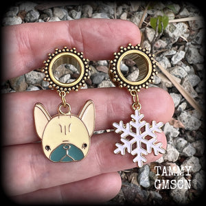 Festive pug tunnel dangles Doggo tunnels Snowflake earrings Snowflake jewelry Pet earrings Stretched lobes Body jewelry Ear gauges Pet lovers Dog lovers Dog earrings Gauged ears Christmas gifts 6mm 8mm 10mm 12mm 14mm 16mm 19mm 22mm 25mm 28mm 30mm