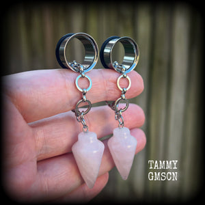 These gorgeous rose quartz earrings have been made with dusty pink gemstone pendulums, are nice and dangly measuring in at just on 7.5cms from tip to tip and not too heavy at 11 grams a piece.

🔥🔥🔥 This listing is for this unique chain/lobster clasp combination, suitable for 00 gauge and larger. If you choose a smaller size of tunnel than 00 gauge we will make these on a smaller, different chain.

