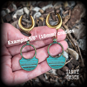 Inspired by Ishtar, Mesopotamian Goddess of love, beauty, sex and war, these beautiful tribal gauged earrings measure just on 6 cms from tip to tip, and weigh approx 8 grams a piece.
This pair has been made on 5/8” gauge (16mm) surgical steel cradles