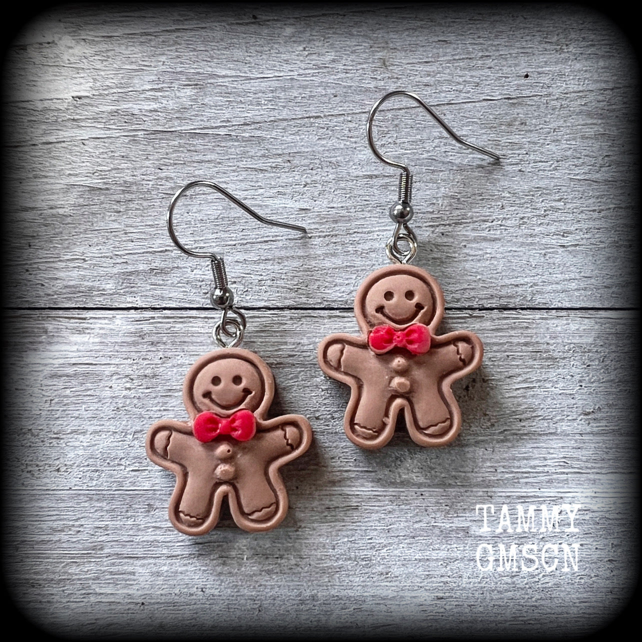 These cute little gingerbread men earrings are perfect for the festive season!
These little guys measure just under 5cms and weigh only a few grams each, and have been made on stainless steel french hooks, suitable for pierced ears.