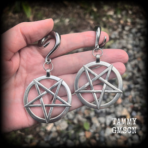 Inverted pentagram ear weights