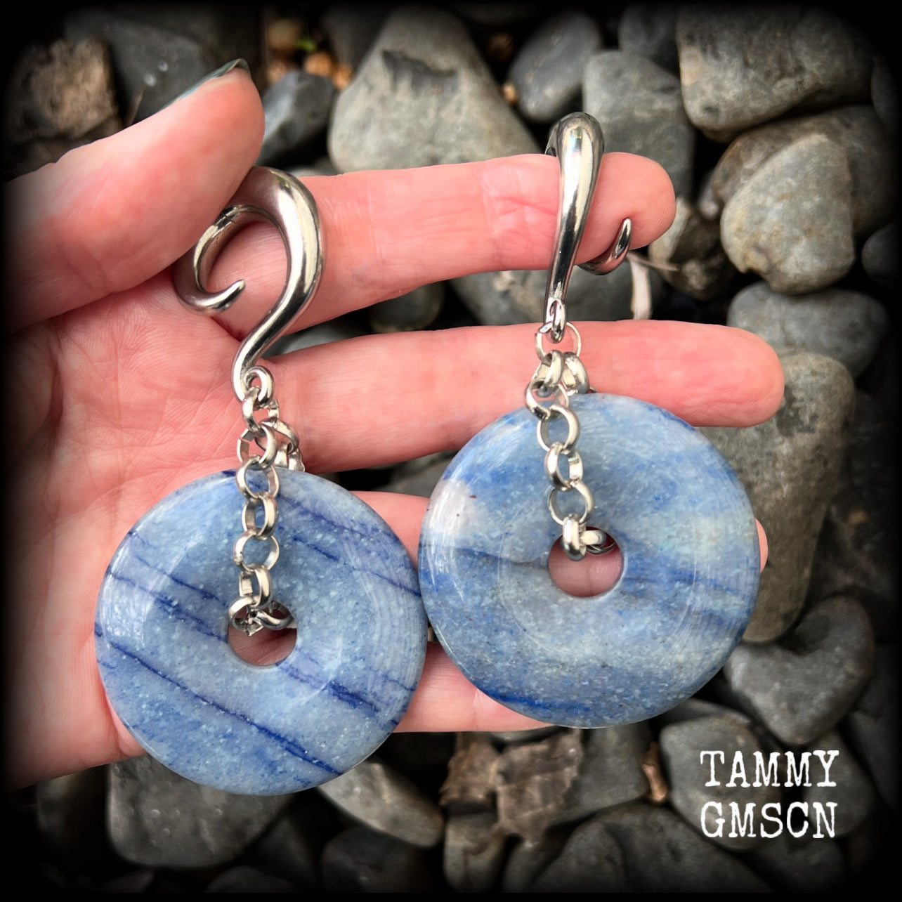 Featuring a pair of unique dusty blue aventurine donut gemstones cradled in chunky antique silver chain, this pair of gauged earrings weighs approx 44 grams a piece and measure just over 9cms from tip to tip.

These have been made on 0 gauge (8mm) surgical steel full curls, to be worn in stretched lobes.