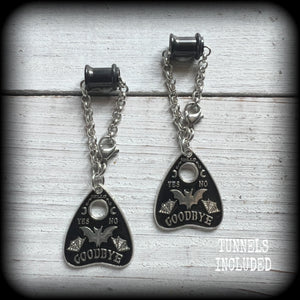 These beautiful antique silver and black enamel tunnel dangles are nice and lightweight and nice and dangly, weighing only 4 grams each, and measuring just over 6cms from tip to tip.  🕷️ PLEASE NOTE-This particular chain will not fit through tunnels smaller than 4 gauge (5mm), though I have lots of different chains that will. Get in touch and we can pick something just for you x  💥This listing includes one pair of surgical steel single flared O-ring earlets.