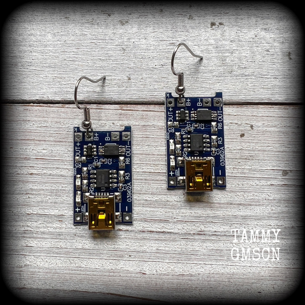 Circuit board earrings Circuit board jewelry Science earrings Science fiction earrings Gamer girl Computer earrings Retro earrings Circuit board jewelry Cyberpunk earrings Science fiction Mr Robot earrings Hacking Hackers Punk earrings Punk jewellery