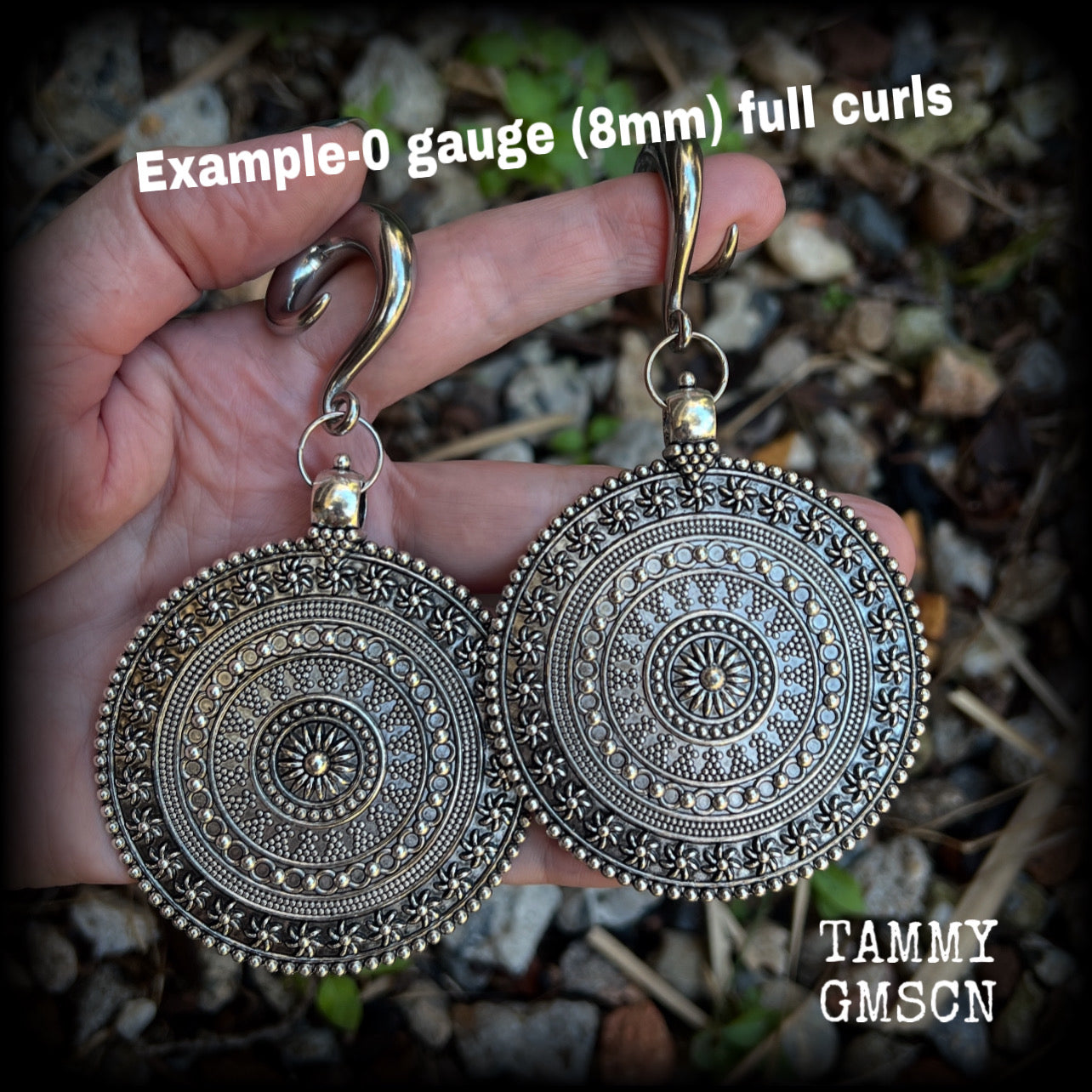 These big beautiful antique silver mandala gauged earrings are gorgeous!! Weighing in at approx 33grams a piece, measuring just on 12cms from tip to tip, this pair of gauged earrings are lovely and dangly but not too heavy.
