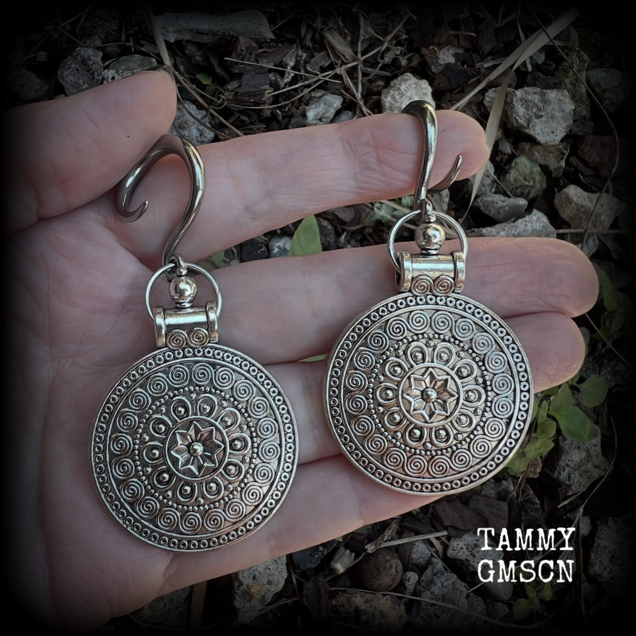 These gorgeous antique silver mandala gauged earrings are nice and light weight, weighing approx 11 grams a piece, measuring approx 7.5cms from tip to tip.

This pair have been made on 6 gauge (4mm) surgical steel full curl hooks, suitable for stretched lobes.