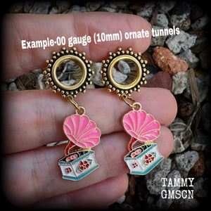 Gramophone tunnel earrings-Vintage music ear gauges