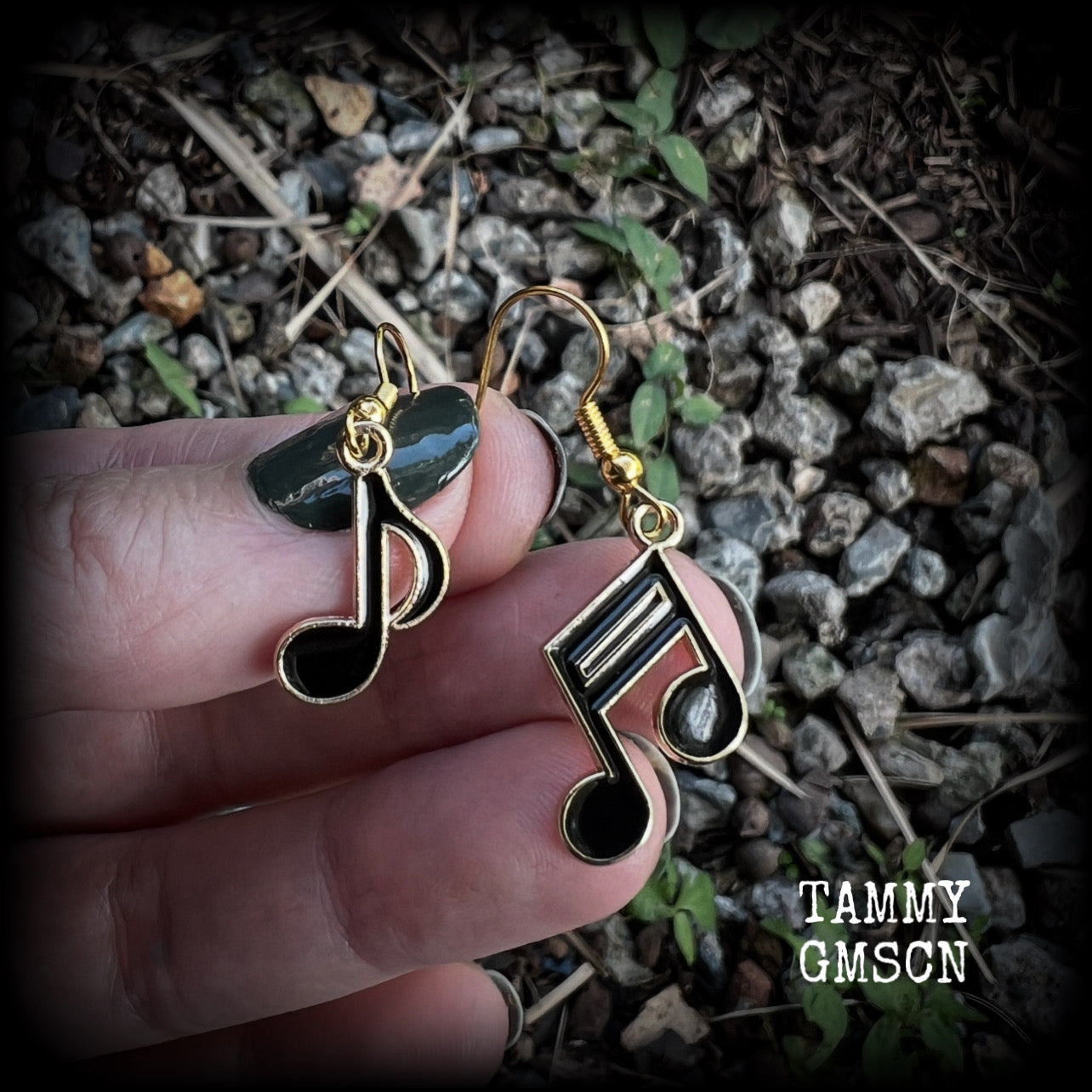 This awesome little pair of earrings features black enamel and antique gold music notes, are nice and lightweight weighing only a few grams each, and measure approx 4cms from tip to tip. This pair has been made on antique gold french hooks.