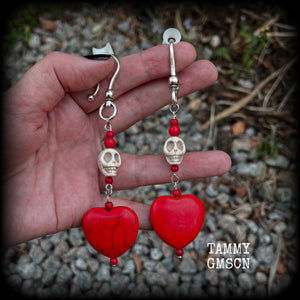 This pair of beautiful earrings features gorgeous big blood red stone hearts with bone white howlite stone skulls, measuring just under 12cm from tip to tip and weighing 18 grams each, these are nice and dangly.  This pair have been made with large antique silver shephard hooks, suitable for stretched lobes when worn with silicone earlets from 2 gauge (6mm).