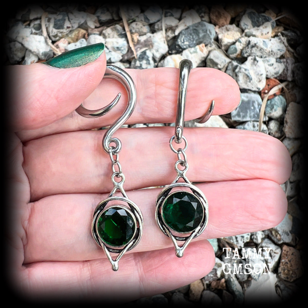 This pair of earrings features gorgeous green quartz gemstones in a beautiful antique silver setting knotwork setting, weighing approx 5 grams a piece and measuring just on 5.5cms from tip to tip.  This pair have been made on 6 gauge (4mm) surgical steel full curl hooks, to be worn in stretched lobes.