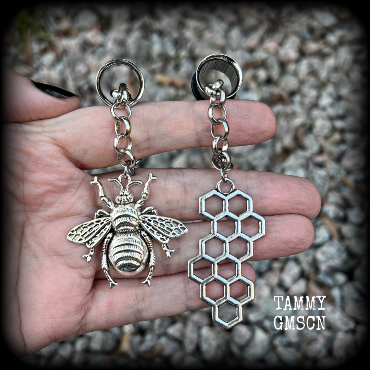 These gorgeous antique silver bee and honeycomb tunnel dangles are not too heavy and nice and dangly, weighing approx 8 grams each, and measuring approx 8cms from tip to tip.  🕷️ PLEASE NOTE-This particular chain will not fit through tunnels smaller than 00 gauge (10mm), though I have lots of different chains that will.  If you chose tunnels smaller than 00 gauge I will be in touch so you can choose a smaller chain.