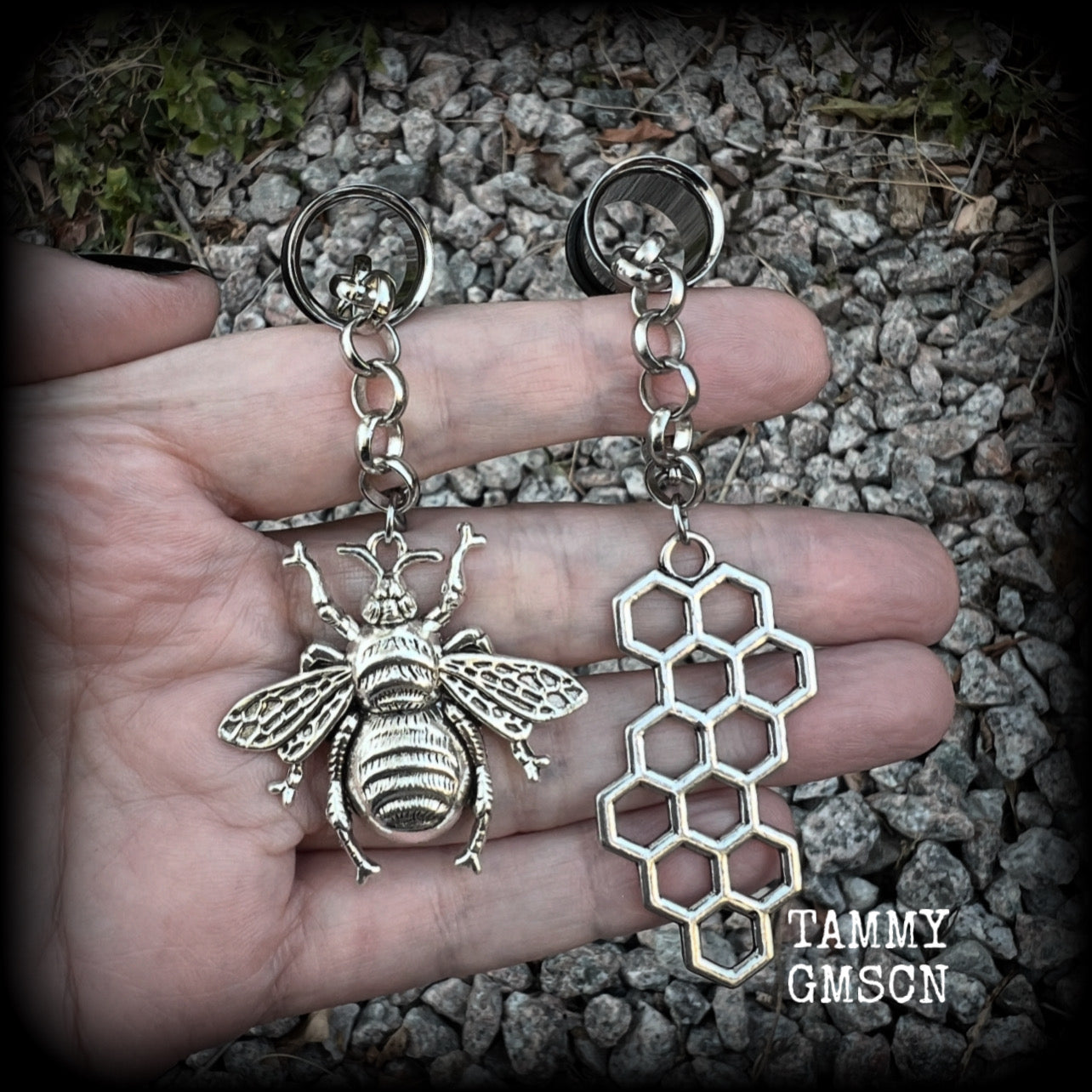 These gorgeous antique silver bee and honeycomb tunnel dangles are not too heavy and nice and dangly, weighing approx 8 grams each, and measuring approx 8cms from tip to tip.  🕷️ PLEASE NOTE-This particular chain will not fit through tunnels smaller than 00 gauge (10mm), though I have lots of different chains that will.  If you chose tunnels smaller than 00 gauge I will be in touch so you can choose a smaller chain.