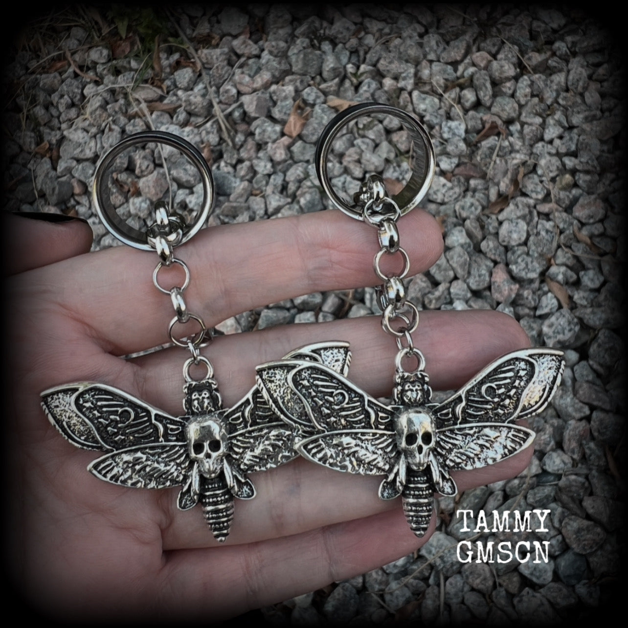 These awesome antique silver deathshead moth tunnel dangles are not too heavy and nice and dangly, weighing approx 15 grams each, and measuring approx 8cms from tip to tip.  🕷️ PLEASE NOTE-This particular chain will not fit through tunnels smaller than 00 gauge (10mm), though I have lots of different chains that will.  If you chose tunnels smaller than 00 gauge I will be in touch so you can choose a smaller chain.