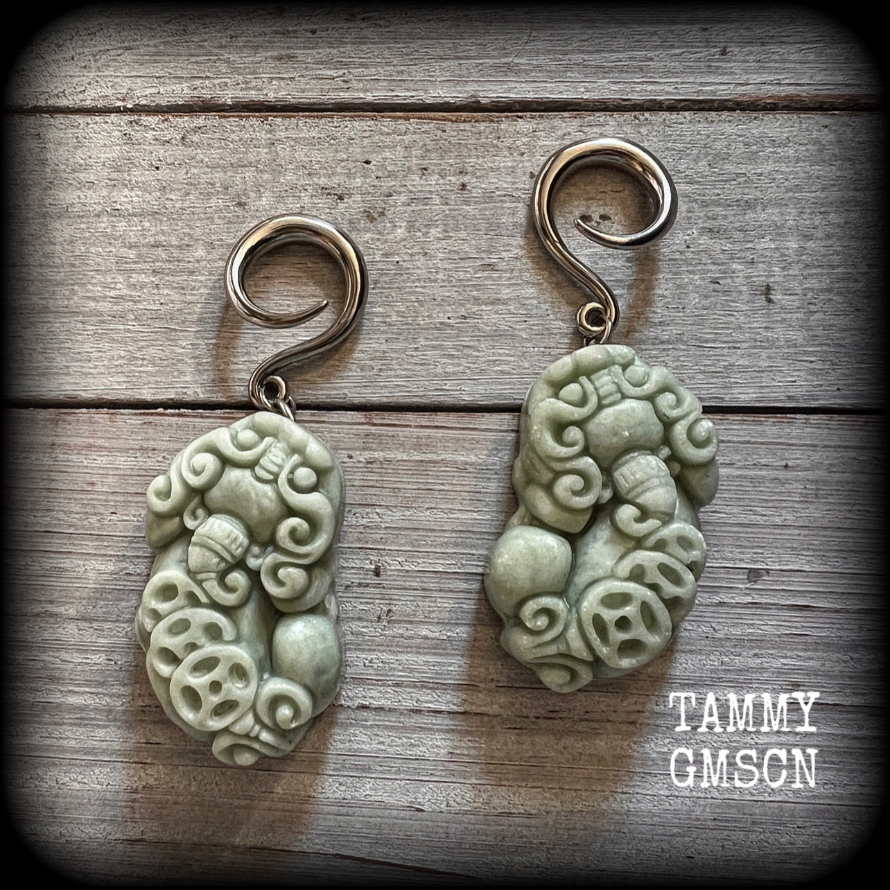 Chinese foo dog earrings Jade foo dog gauged earrings Pi Xiu earrings 6 gauge ear weights Gemstone ear weights 6g 2g 0g 00g 1/2" 9/16" 5/8" 3/4" 7/8" 1" 1.10" 1.18”
