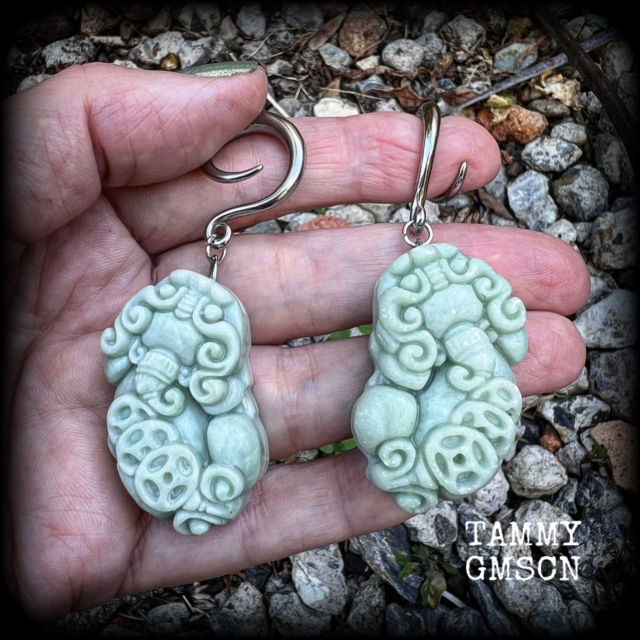 Jade ear weights Jade foo dog gauged earrings Pi Xiu earrings 6 gauge ear weights Gemstone ear weights 6g 2g 0g 00g 1/2" 9/16" 5/8" 3/4" 7/8" 1" 1.10" 1.18”
