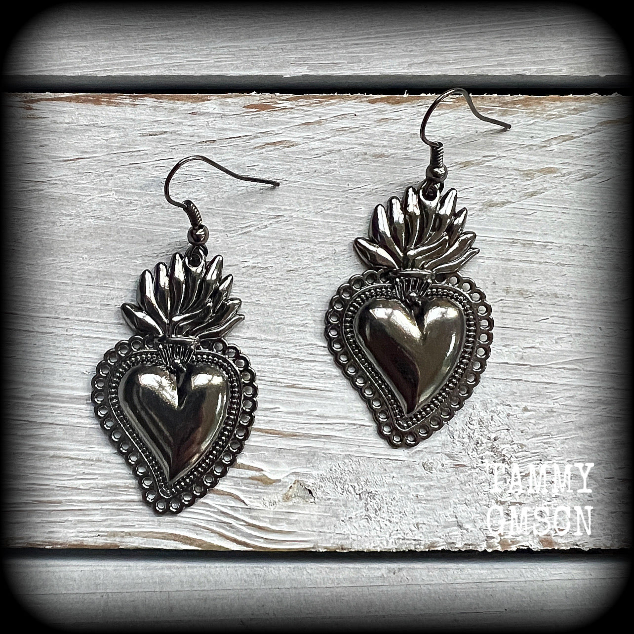 Sacred heart earrings-Corazon earrings