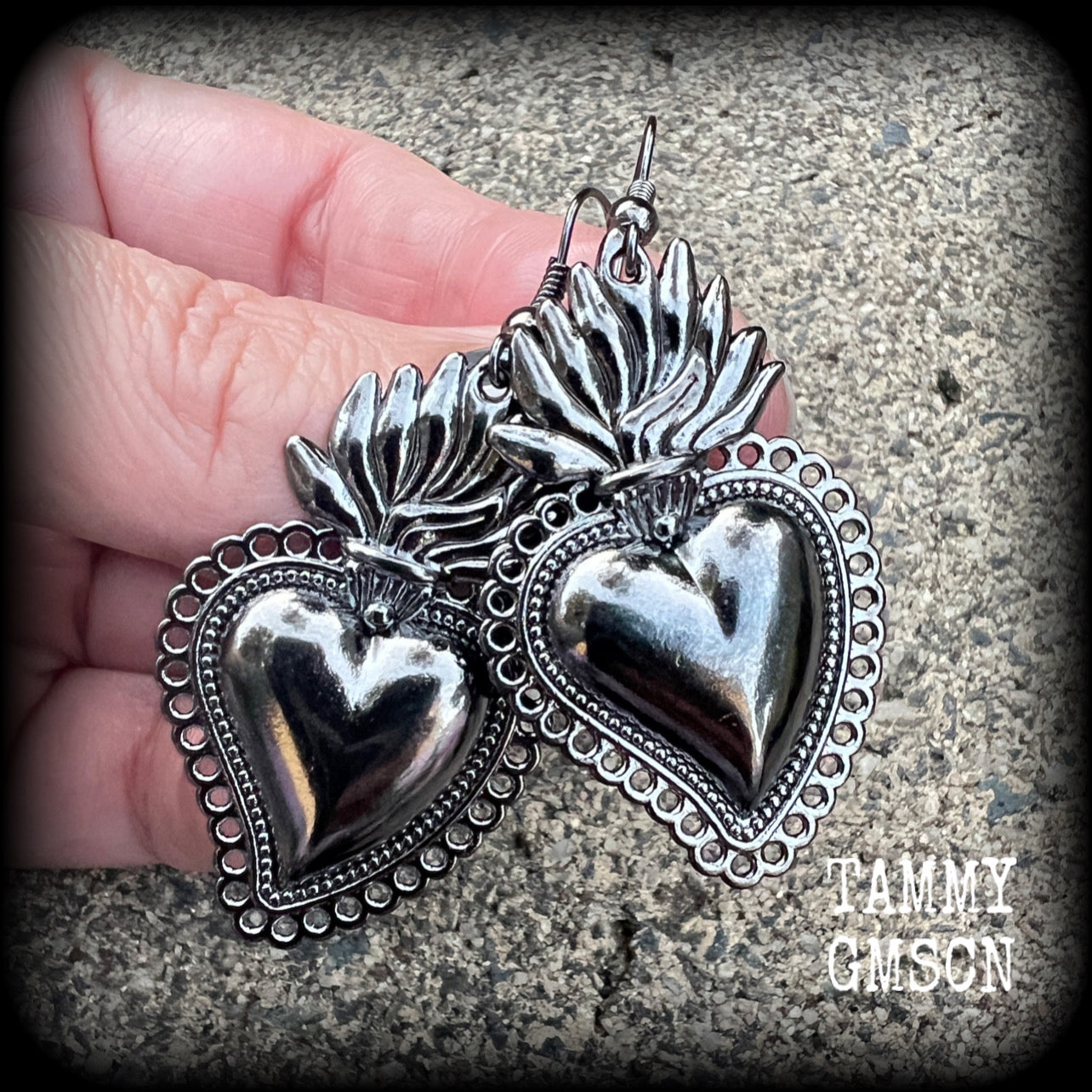 Sacred heart earrings-Corazon earrings