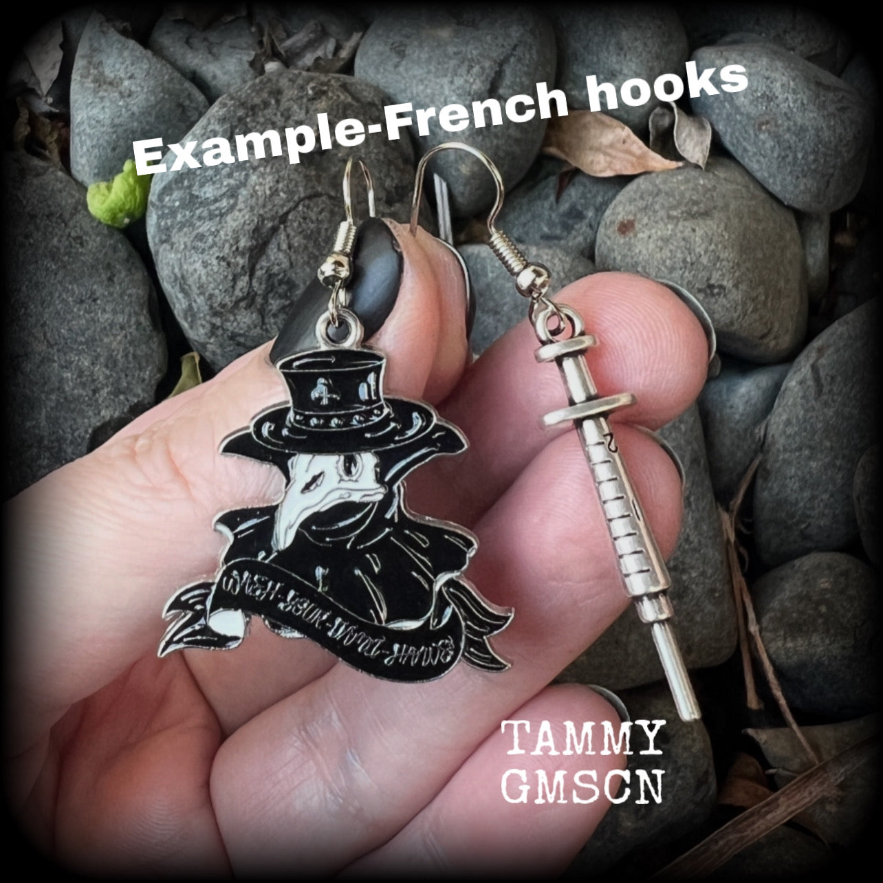 ✨ WASH YOUR HANDS ✨

Featuring lightweight antique silver syringes and black and white enamel Plague Doctor masks, these awesome earrings measure just under 6cms from tip to tip and weigh only a gram or two each.

This pair has been made with stainless steel french hooks, for pierced ears.