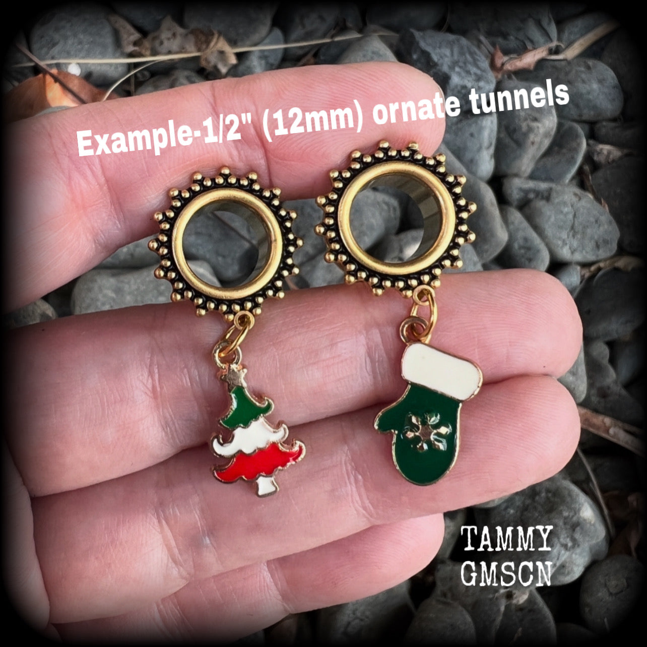 These festive tunnel earrings feature gorgeous red, white and green enamel Christmas tree and winter mitten charms, are nice and lightweight at only a few grams each and measure approx 4cms from tip to tip.  This pair has been made on 1/2” gauge (12mm) gauge ornate surgical steel screw fit tunnels-for stretched lobes.