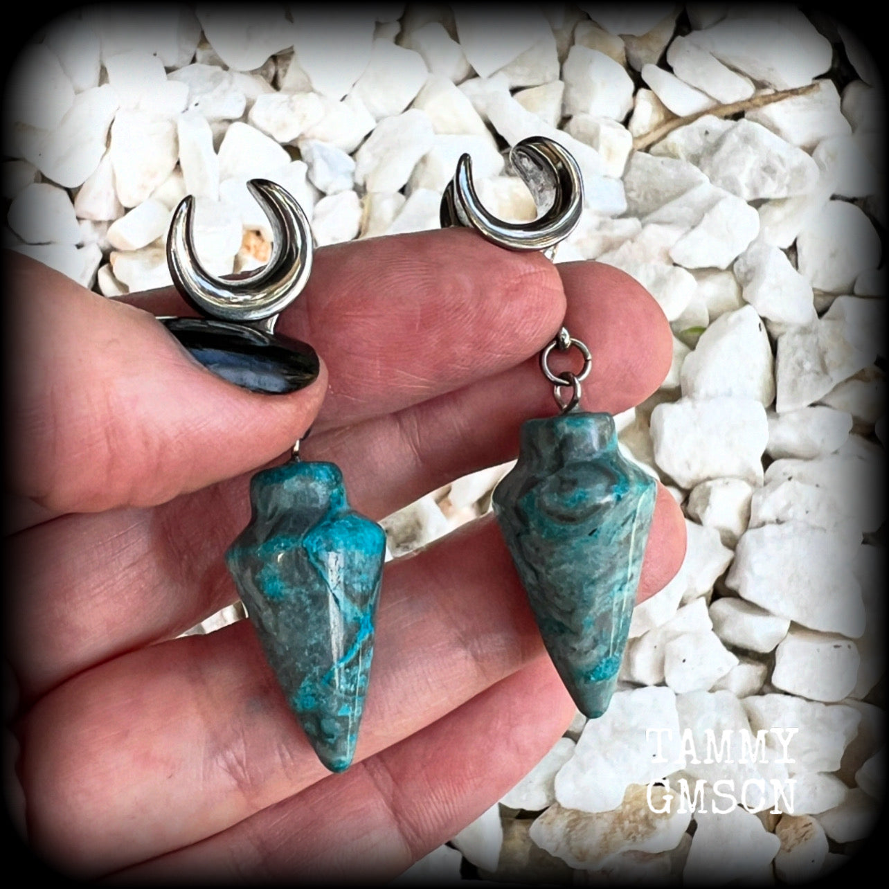 Featuring gorgeous one of a kind dusty blue lace agate pendulums, these earrings weigh in at approx 9 grams a piece, and are nice and dangly at just on 5.5cms from tip to tip.

This pair has been made on 00 gauge (10mm) surgical steel cradles, to be worn in stretched lobes.