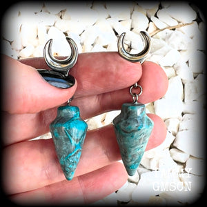 Featuring gorgeous one of a kind dusty blue lace agate pendulums, these earrings weigh in at approx 9 grams a piece, and are nice and dangly at just on 5.5cms from tip to tip.

This pair has been made on 00 gauge (10mm) surgical steel cradles, to be worn in stretched lobes.