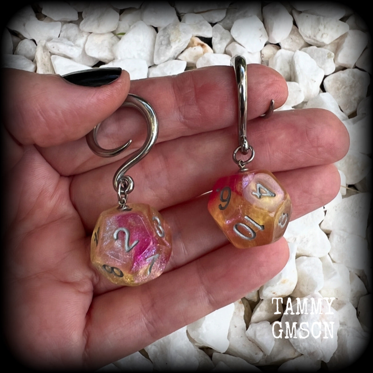 Featuring a pair of gorgeous shimmery pink and yellow gaming die, these awesome gauged earrings measure 5 cms from tip to tip, and weigh only 8 grams grams each.

This pair have been made on 6 gauge (4mm) surgical steel full curl hooks, to be worn in stretched lobes.