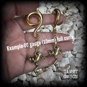 Brass tree frogs ear hangers-Frog gauged earrings