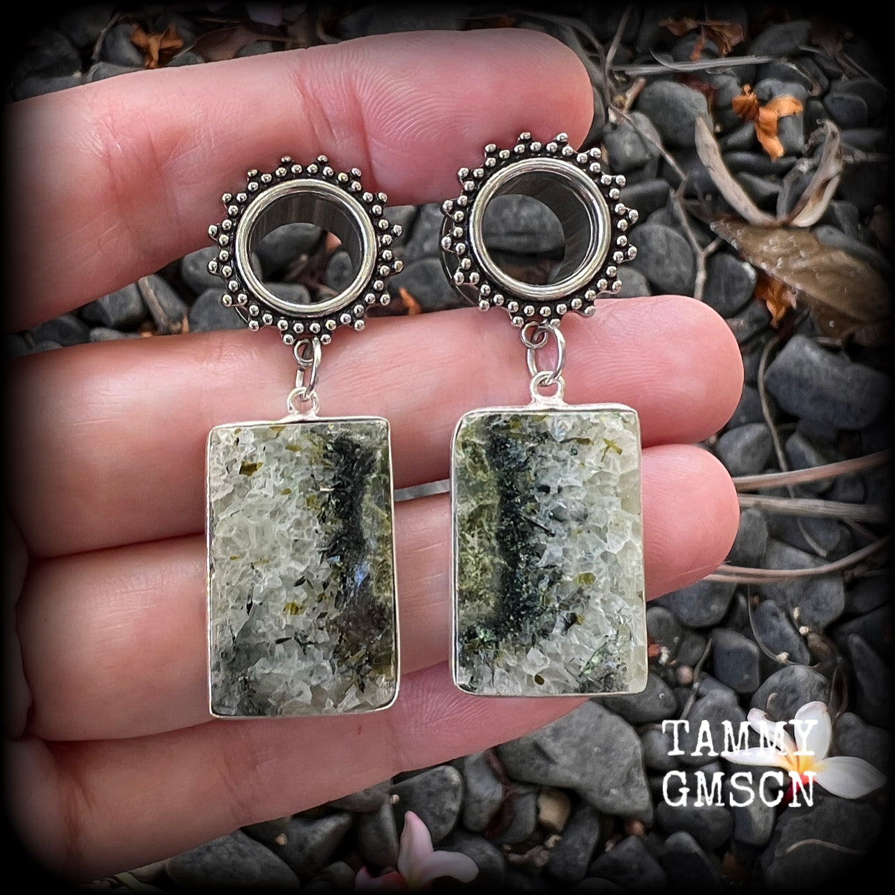 These unique tunnel earrings have been made with beautiful moss agate gemstones, are light weight at approx 10 grams each, and measuring just over 5cms from tip to tip.

This pair have been made on 1/2” gauge (12mm) gauge ornate surgical steel screw fit tunnels.