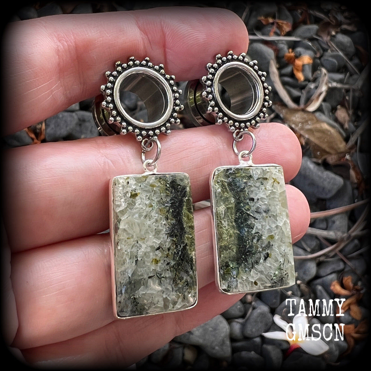 These unique tunnel earrings have been made with beautiful moss agate gemstones, are light weight at approx 10 grams each, and measuring just over 5cms from tip to tip.

This pair have been made on 1/2” gauge (12mm) gauge ornate surgical steel screw fit tunnels.