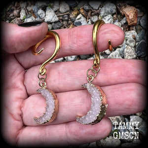 Druzy earrings Crescent moon gauged earrings Witchy vibes Witchy jewelry Moss goth Cottagecore Goddess jewelry Moon goddess earrings Stretched ears Stretched lobes