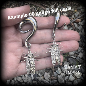 Insect ear weights Bugs ear weights Cicada ear hangers 2 gauge ear weights Stretched lobes Gauges 6g 2g 0g 00g 1/2” 9/16” 5/8” 3/4” 7/8" 1" Stretched ears Gauged ears Gauged earrings Entomology jewellery
