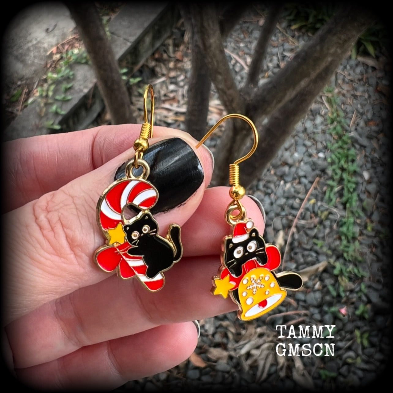 These adorable earrings feature mischievous black cats with Christmas decorations, measuring approx 3.5cms from tip to tip and weighing only a few grams each.   This pair has been made on antique gold french hooks, for pierced ears.