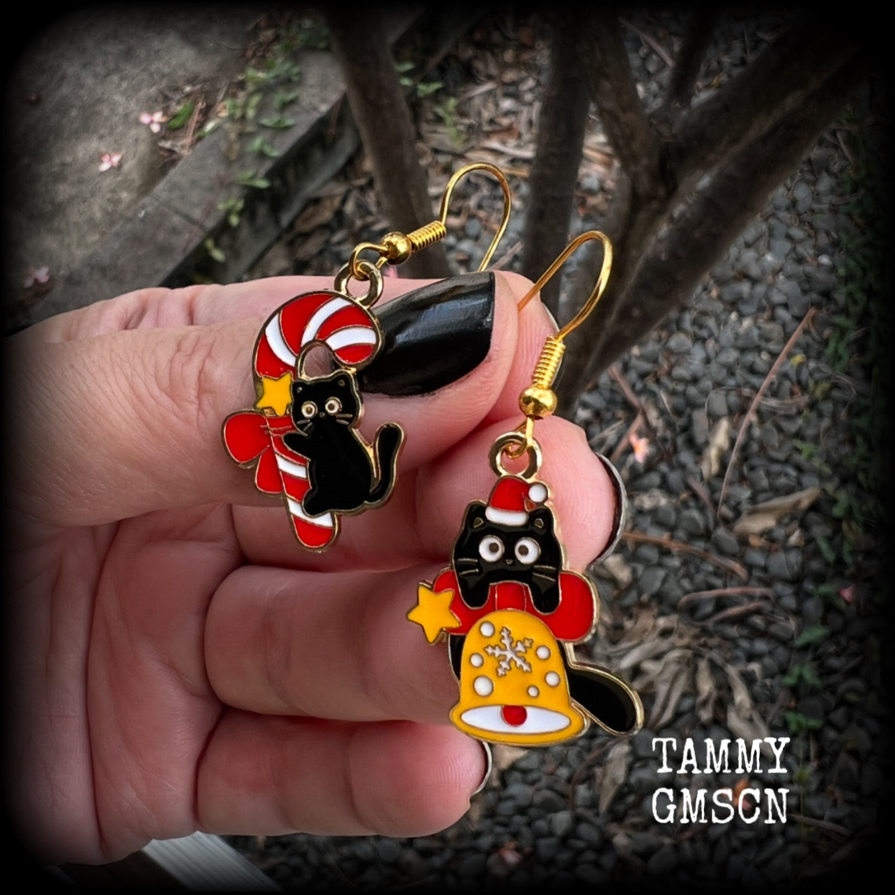 These adorable earrings feature mischievous black cats with Christmas decorations, measuring approx 3.5cms from tip to tip and weighing only a few grams each.   This pair has been made on antique gold french hooks, for pierced ears.