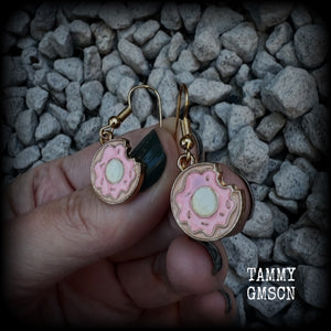 This pair of adorable antique gold and enamel iced doughnut earrings measures just on 3.5cms from tip to tip, and are super light weight at only a few grams each.

This pair has been made with french hooks, suitable for pierced ears.