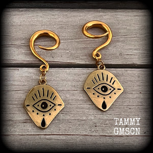 These awesome antique gold all seeing eye gauged earrings weigh approx 7 grams each, and are nice and dangly,hanging just over 6cms from tip to tip.
This pair have been made on 6 gauge (4mm) surgical steel full curl hooks,for stretched lobes.