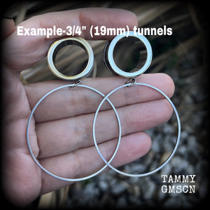 Hoop earrings Plug hoops Tunnel hoops 9/16" tunnel earrings Geometric ear hangers 14mm tunnels Body jewelry 2g 0g 00g 1/2" 5/8" 3/4" 7/8" 1" Tunnel earrings Tunnel dangles Ear gauges Plug gauges Stretched ears Stretched lobes Gauged earrings Gauged