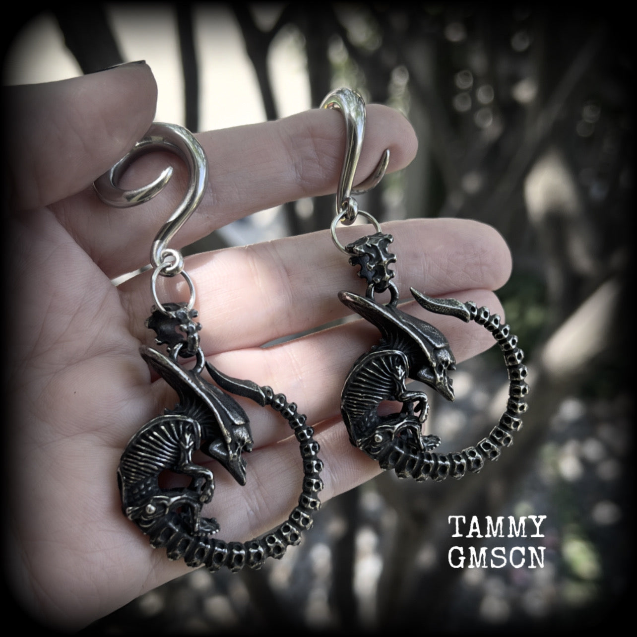 Alien Queen ear hangers-HR Giger Xenomorph ear weights